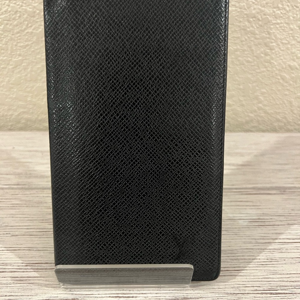 LOUIS VUITTON Black Taiga Brazza